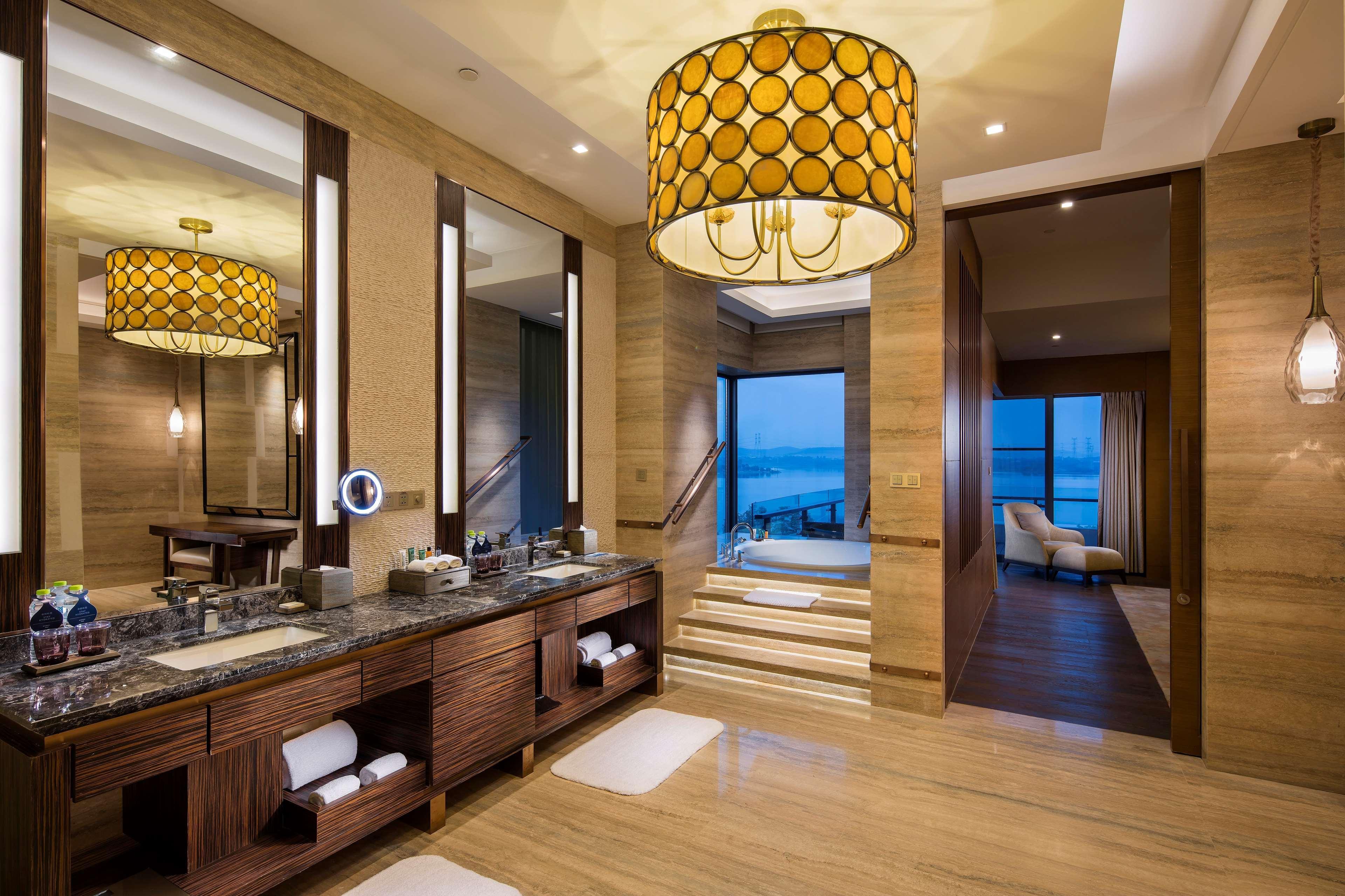 Hilton Wuhan Optics Valley Zewnętrze zdjęcie