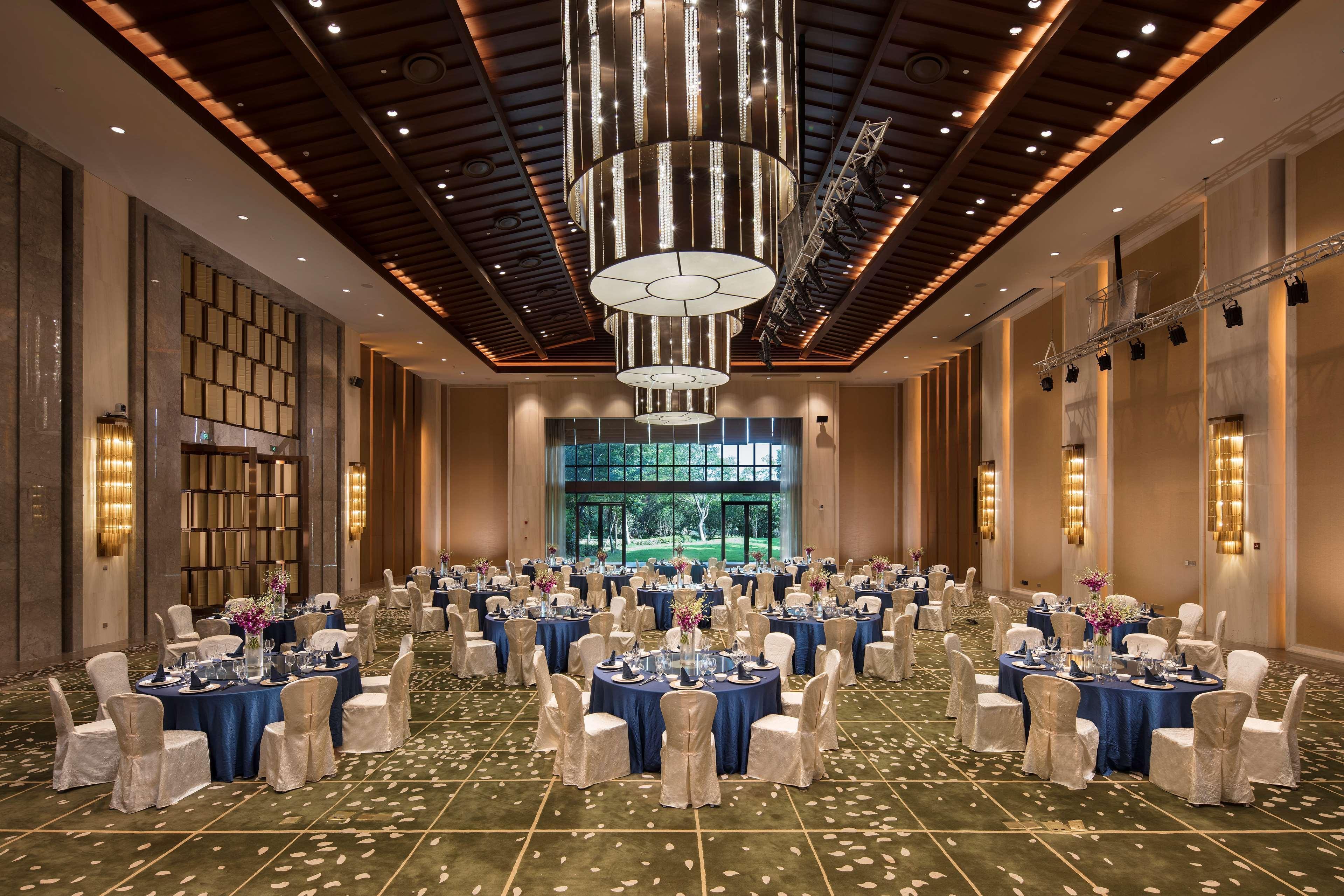Hilton Wuhan Optics Valley Zewnętrze zdjęcie