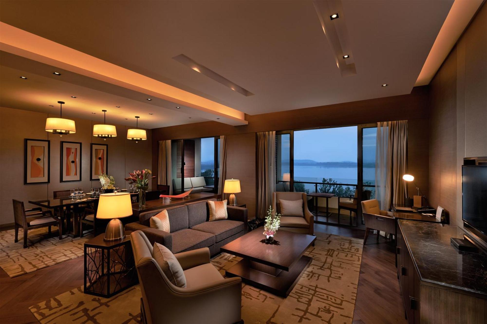 Hilton Wuhan Optics Valley Zewnętrze zdjęcie