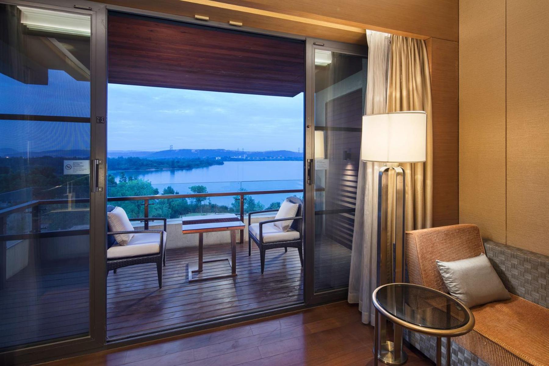 Hilton Wuhan Optics Valley Zewnętrze zdjęcie