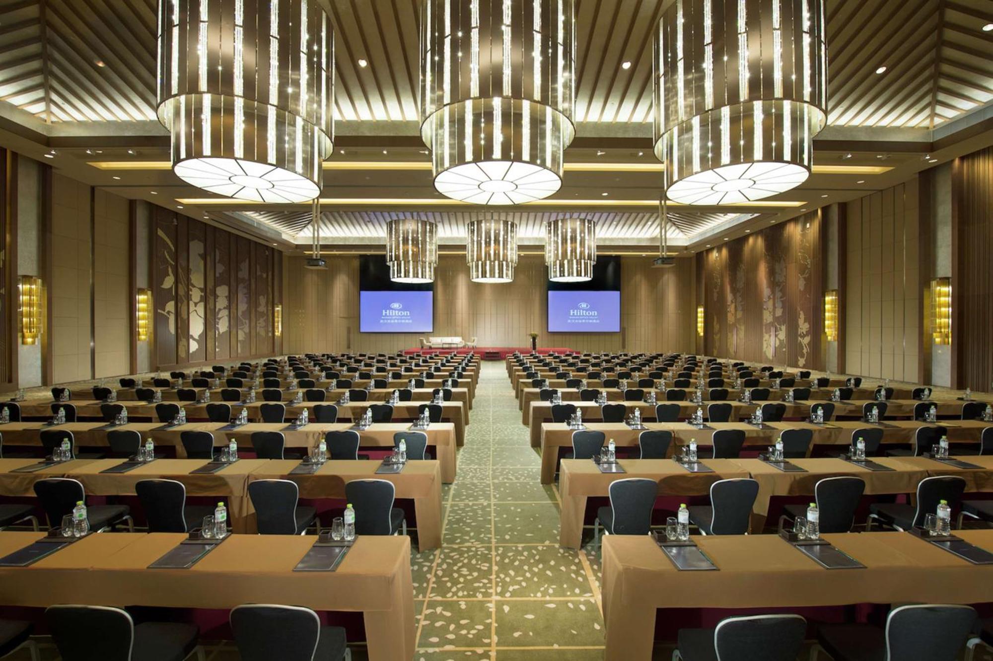 Hilton Wuhan Optics Valley Zewnętrze zdjęcie