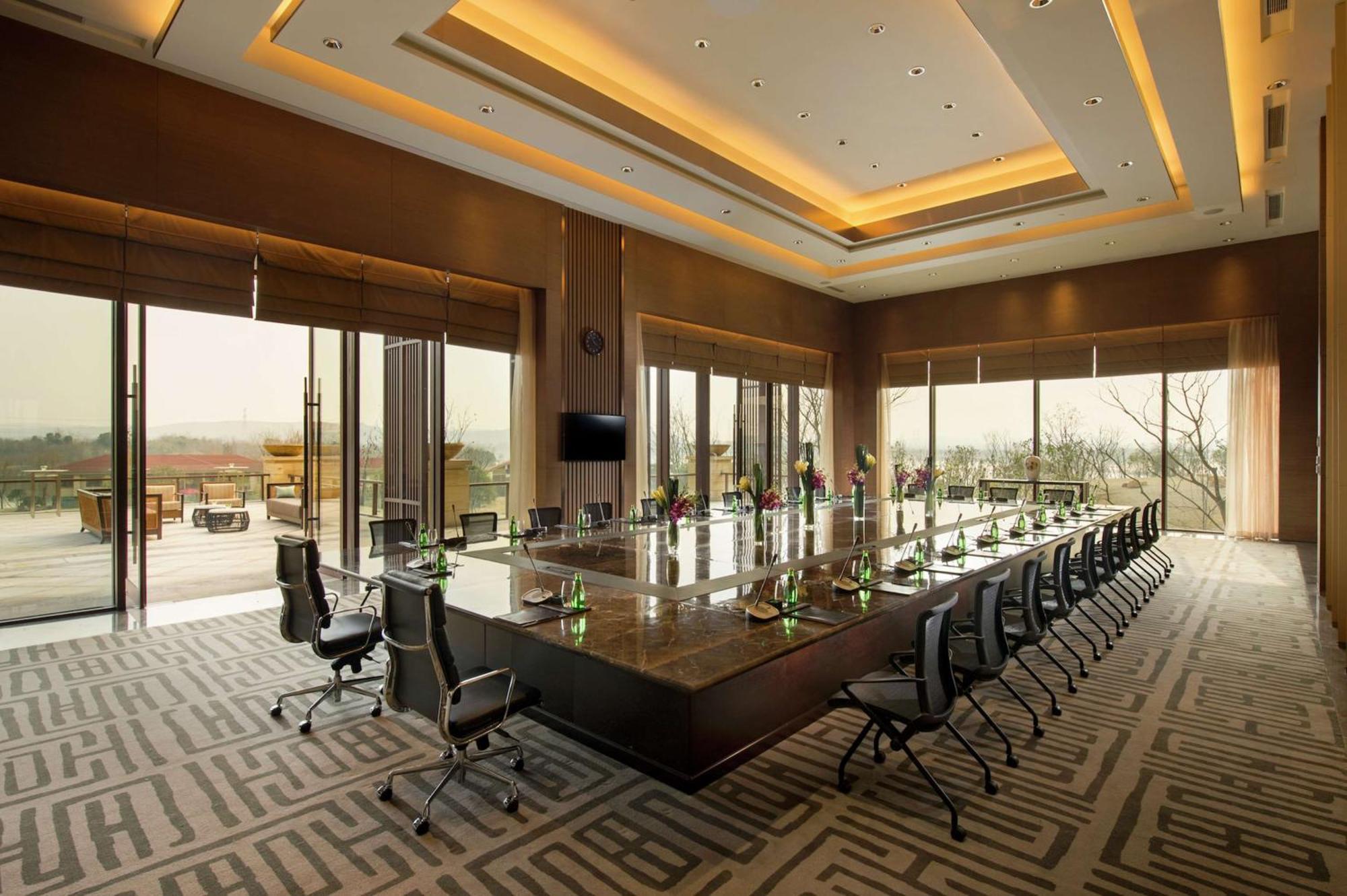 Hilton Wuhan Optics Valley Zewnętrze zdjęcie