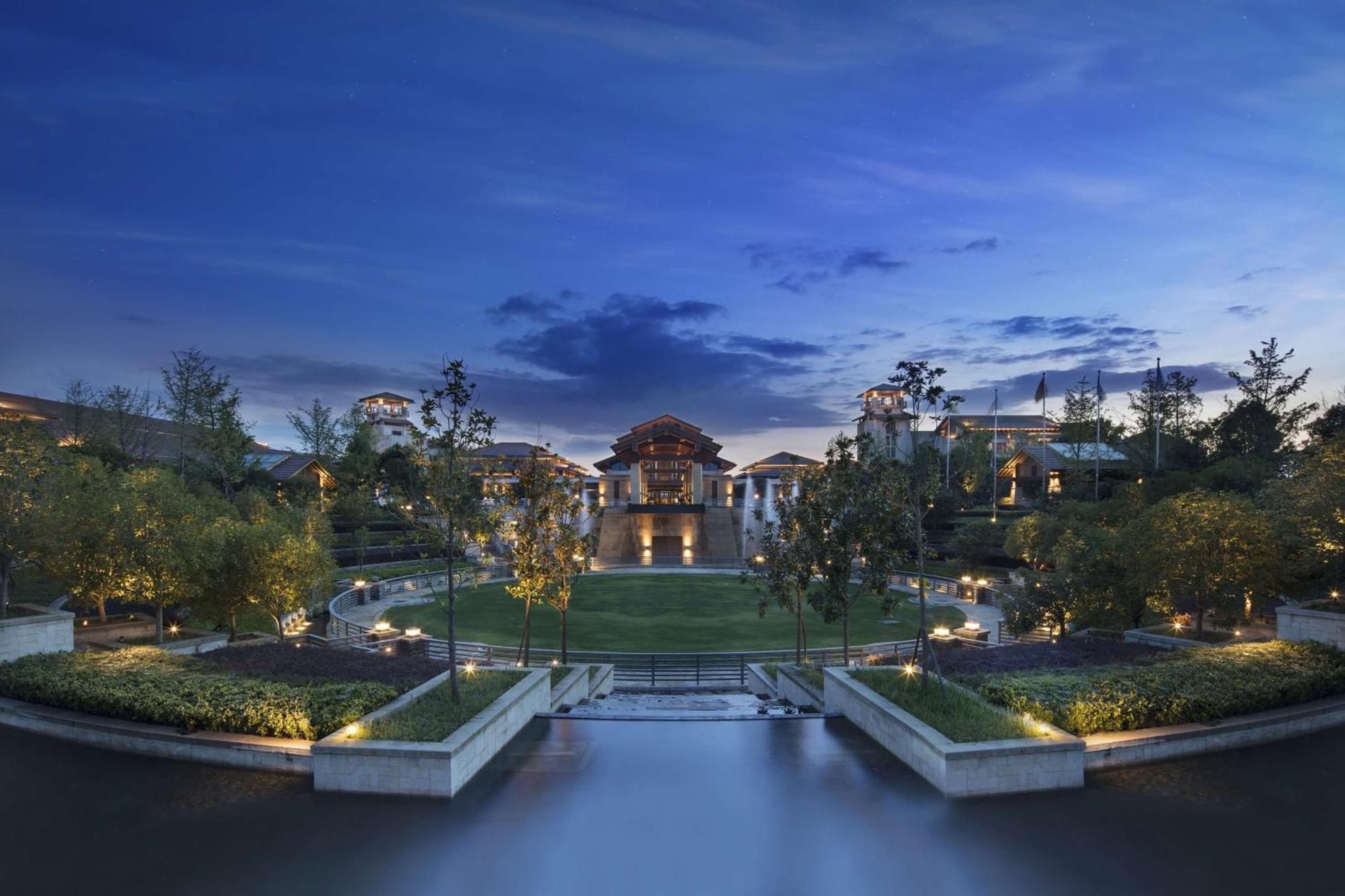 Hilton Wuhan Optics Valley Zewnętrze zdjęcie