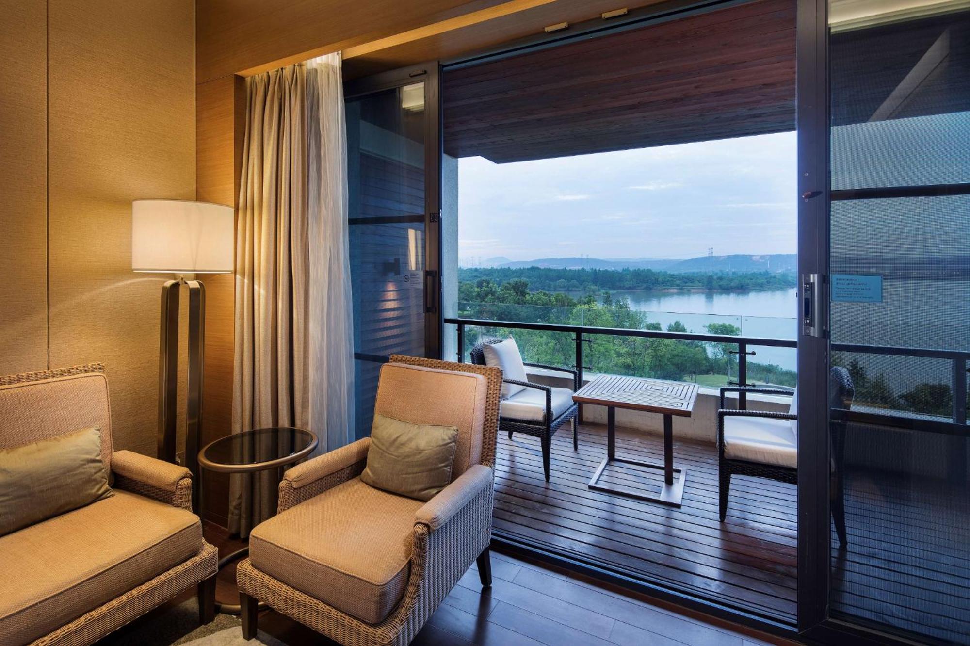 Hilton Wuhan Optics Valley Zewnętrze zdjęcie