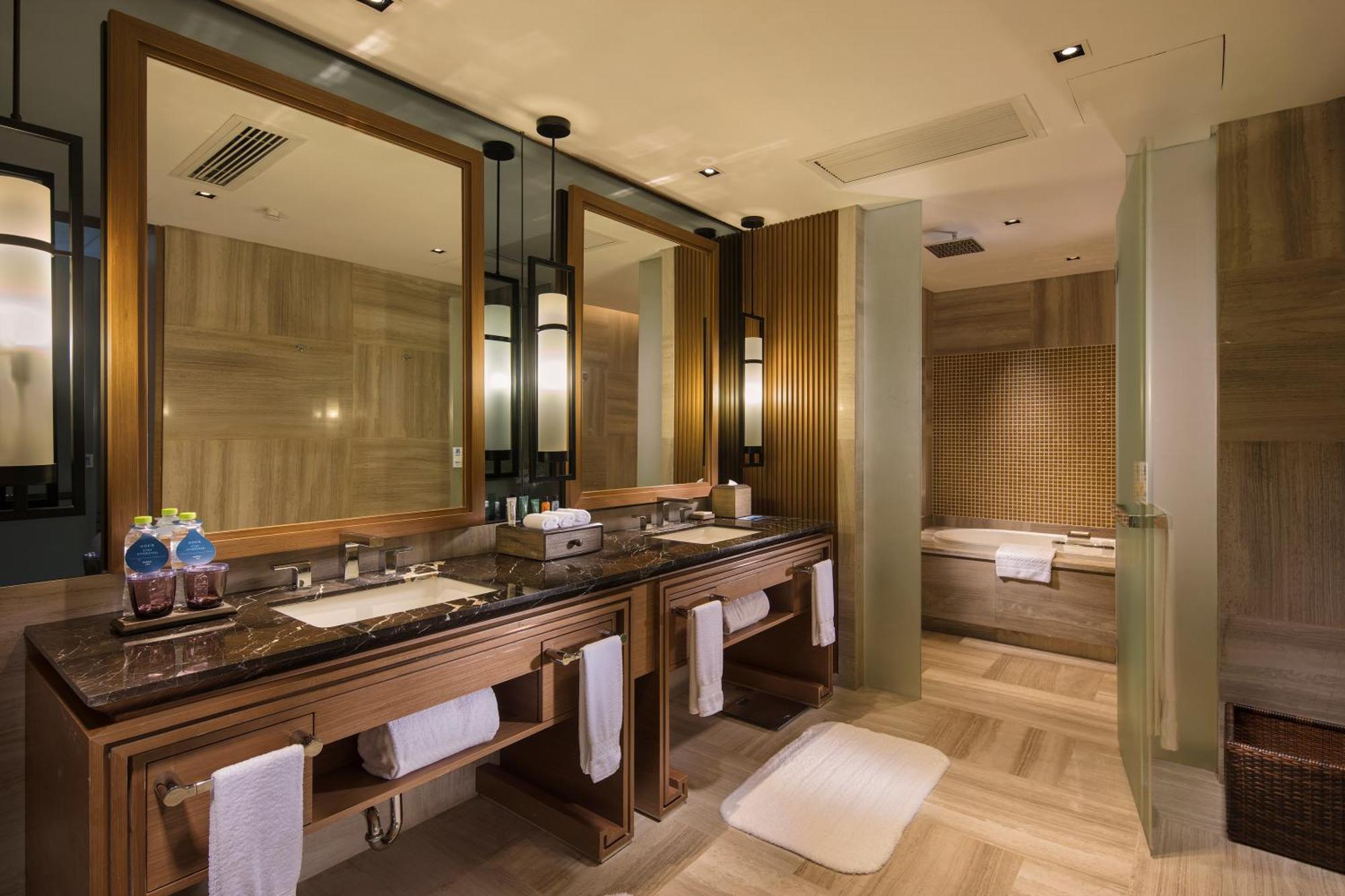 Hilton Wuhan Optics Valley Zewnętrze zdjęcie