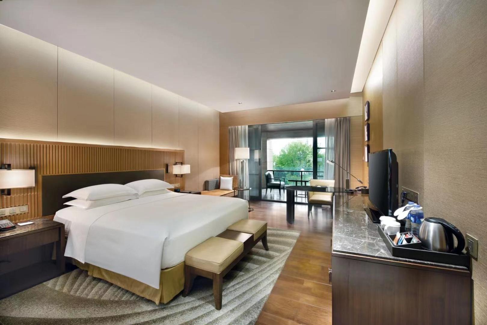Hilton Wuhan Optics Valley Zewnętrze zdjęcie